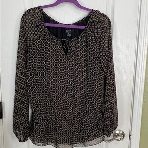 Style & Co Black and Tan Blouse with Elegant Design
